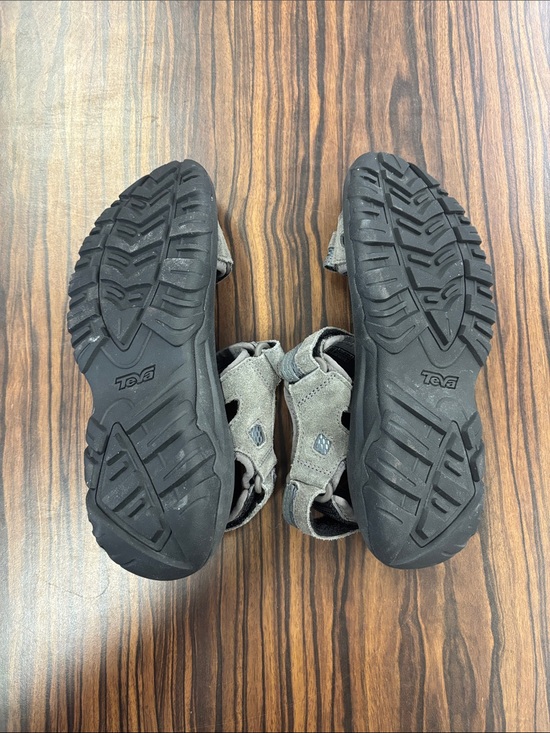Teva - Mens Hudson Sandal, size 8 US mens, color grey.